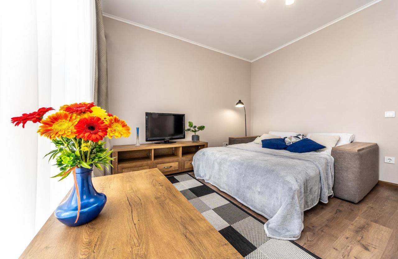 стильная и уютная в новом доме на оболони Apartment *